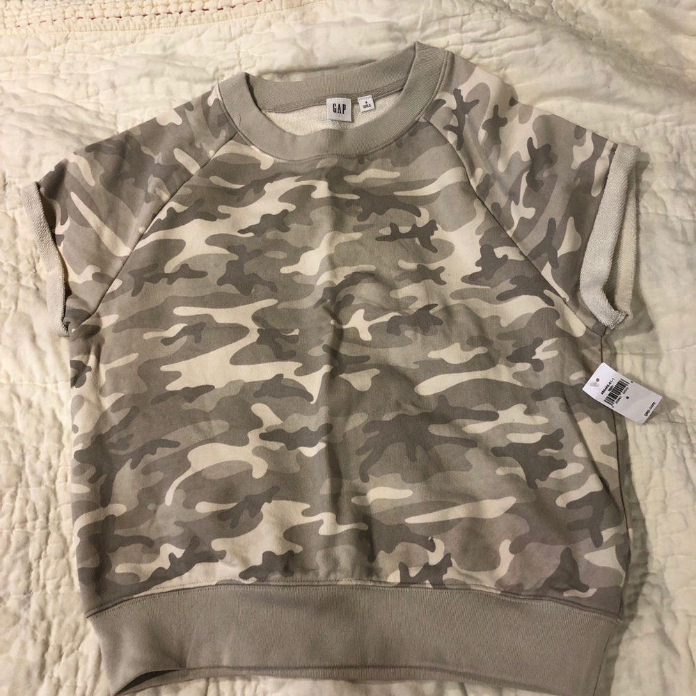 GAP Camo Short Sleeve Sweatshirt Size Small